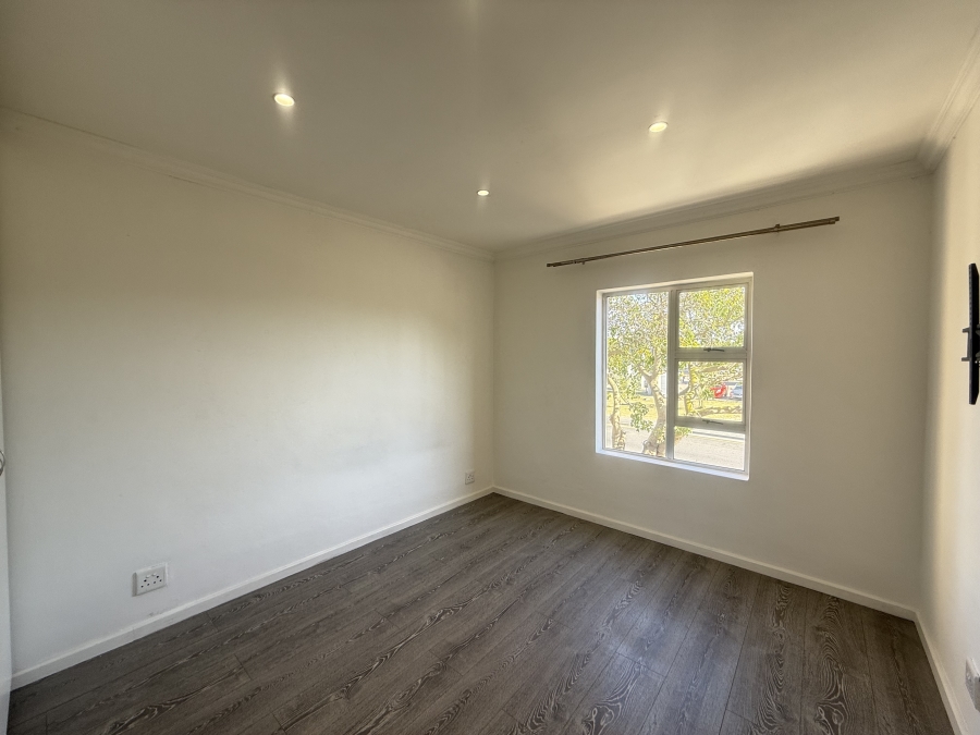 2 Bedroom Property for Sale in Parklands Western Cape